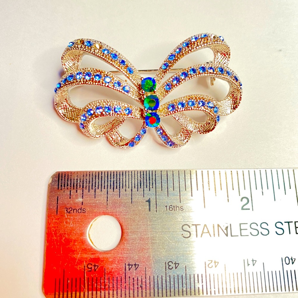 ๐ด Blue Butterfly Rhinestone Stoplight Brooch ๐ - Picture 6 of 6